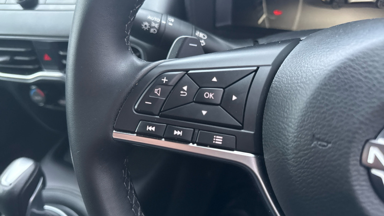 Nissan Juke 1.0 DiG-T N-Connecta 5dr DCT Petrol Hatchback